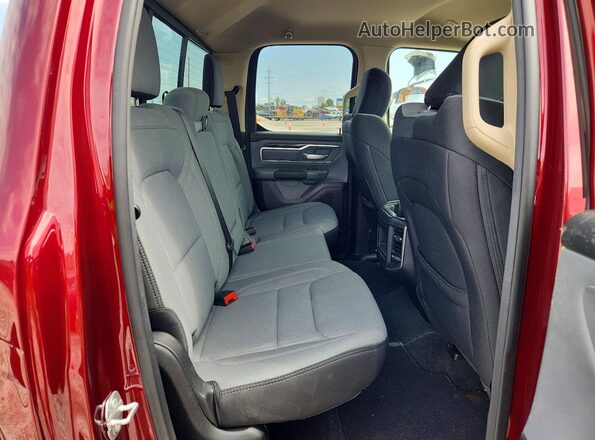 1C6SRFBT1LN215488 2020 RAM 1500 Красный Вид задних сидений