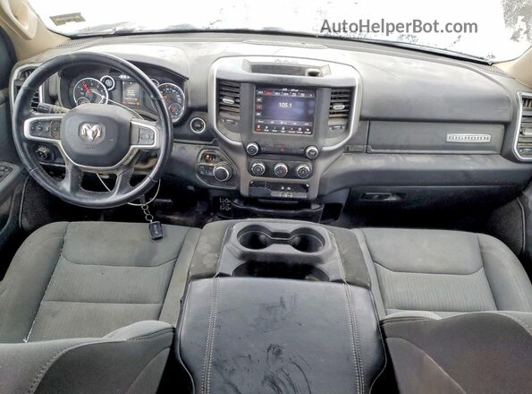 1C6SRFBT1LN364595 2020 RAM 1500 White Widok deski rozdzielczej