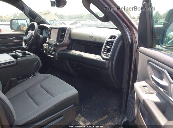 1C6SRFBT1MN513539 2021 RAM 1500 Серый Вид салона спереди