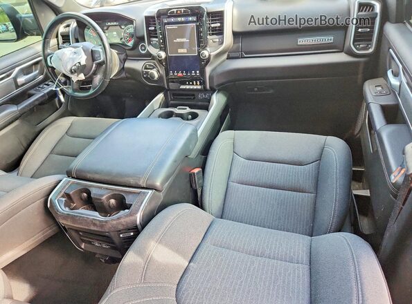 1C6SRFBT1NN109531 2022 RAM 1500 Black Widok deski rozdzielczej