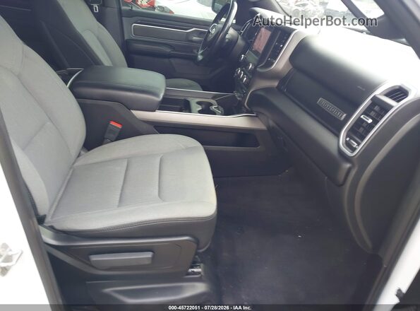 1C6SRFBT1NN207524 2022 RAM 1500 Белый Вид салона спереди