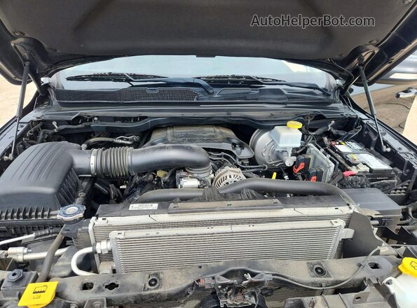 1C6SRFBT4LN281792 2020 RAM 1500 Black უკანა სალონის ხედი