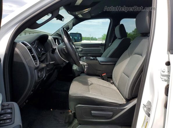 1C6SRFBT5MN509011 2021 RAM 1500 White Vista interior delantera