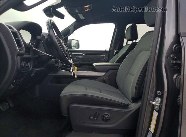 1C6SRFBT5MN579236 2021 RAM 1500 Charcoal Vista interior delantera
