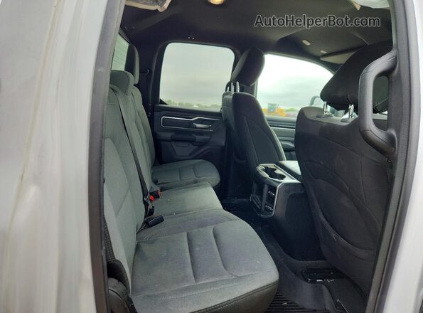 1C6SRFBT6NN116488 2022 RAM 1500 White Widok tylnych siedzeń