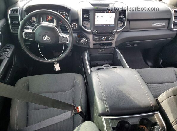 1C6SRFBT6NN184354 2022 RAM 1500 Red Dashboard view