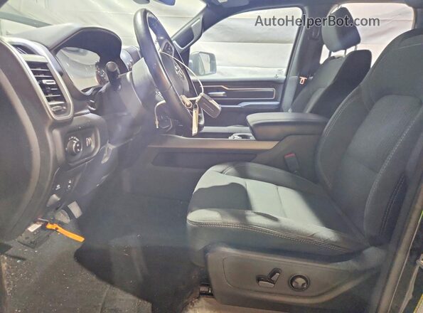 1C6SRFBT6NN224545 2022 RAM 1500 Black Front interior view
