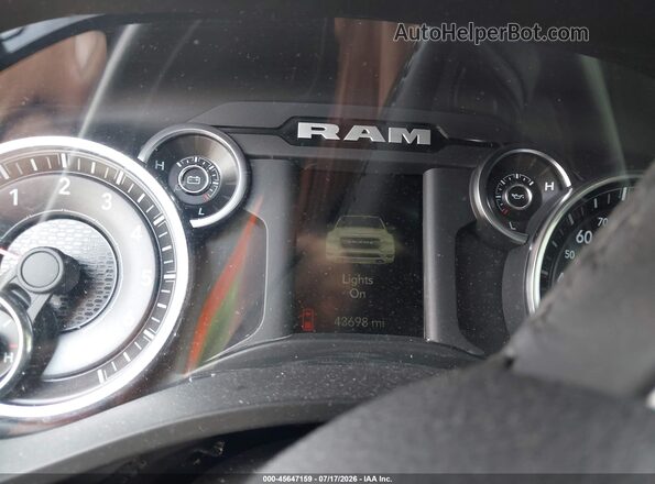 1C6SRFBT7PN556366 2023 RAM 1500 Бордовый Вид задних сидений