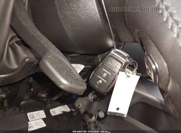 1C6SRFBT7PN556366 2023 RAM 1500 Бордовый Вид панели приборов