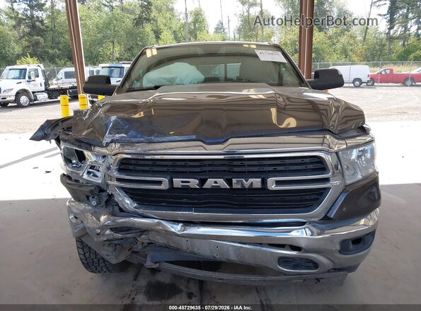 1C6SRFBT8KN640883 2019 RAM 1500 Gray უკანა სალონის ხედი
