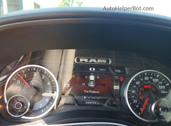 1C6SRFBT8KN736237 2019 RAM 1500 Черный Вид щитка приборов