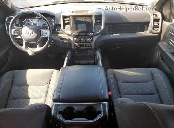 1C6SRFBT8KN736237 2019 RAM 1500 Черный Вид панели приборов
