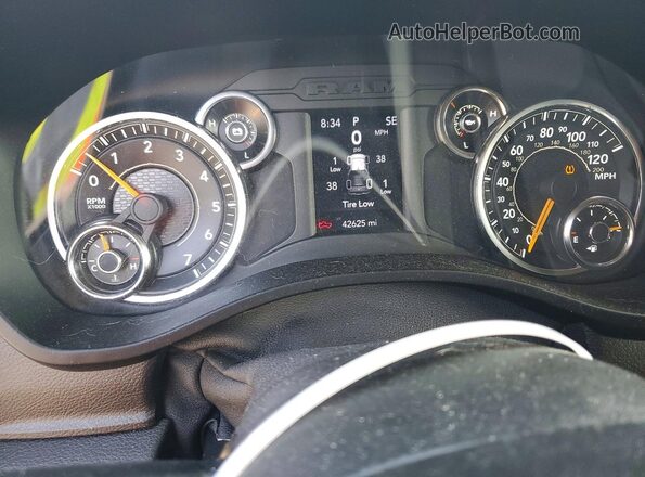 1C6SRFBT8MN787255 2021 RAM 1500 Green Սարքավորումների վահանակի տեսք