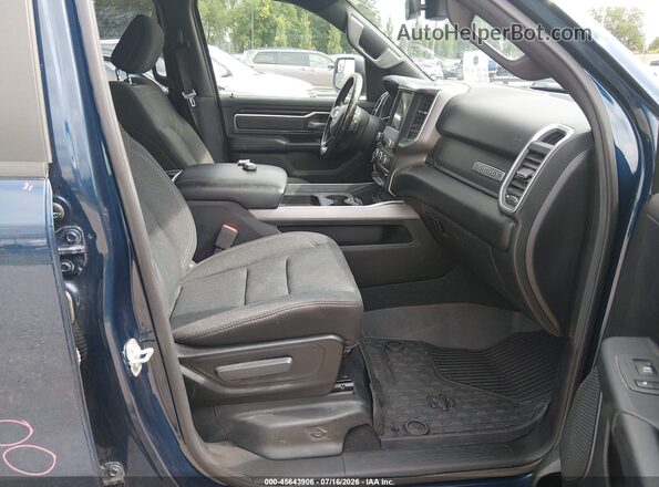 1C6SRFBTXKN800021 2019 RAM 1500 Dark Blue Вид салона спереди