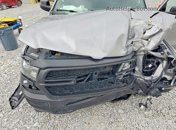 1C6SRFCTXRN213567 2024 RAM 1500 Silver Vista interior trasera