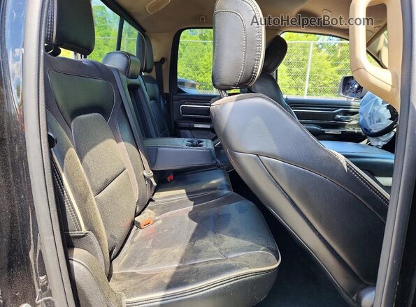 1C6SRFDT4LN295947 2020 RAM 1500 Black Widok tylnych siedzeń