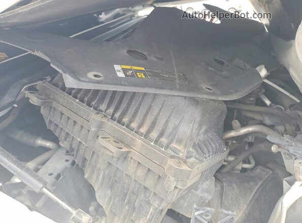 1C6SRFET1KN826356 2019 RAM 1500 Белый Вид задней части салона