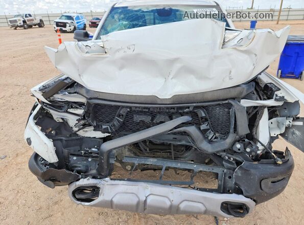 1C6SRFET5KN831687 2019 RAM 1500 White Widok wnętrza z tyłu