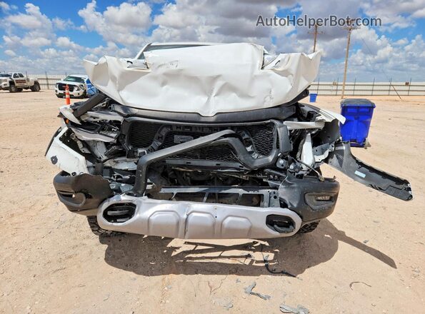 1C6SRFET5KN831687 2019 RAM 1500 White Widok z przodu