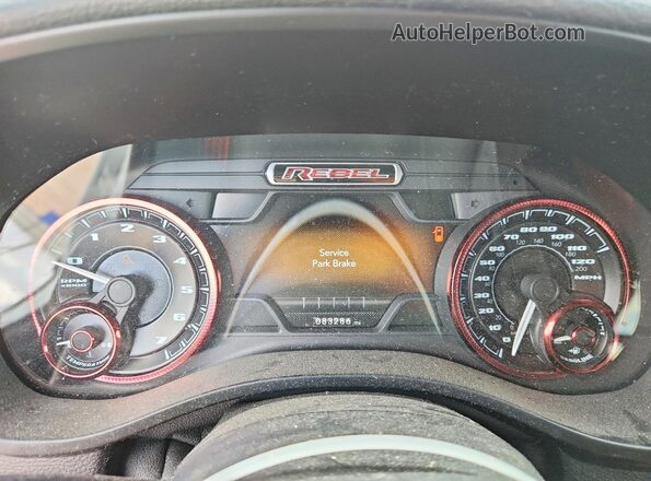 1C6SRFET5KN831687 2019 RAM 1500 White Widok zestawu wskaźników
