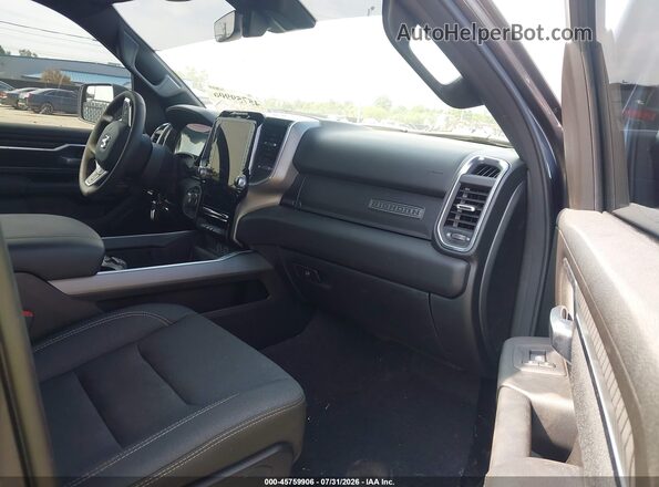 1C6SRFFP0TN241920 2026 RAM 1500 Gray წინა სალონის ხედი