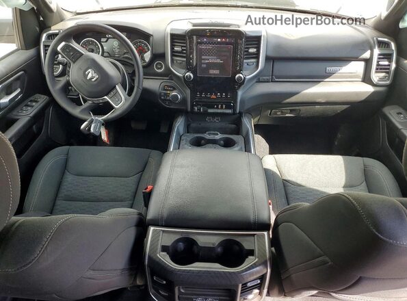 1C6SRFFP1SN625915 2025 RAM 1500 White Widok deski rozdzielczej