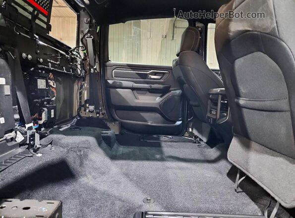 1C6SRFFP2SN559715 2025 RAM 1500 Black Widok tylnych siedzeń