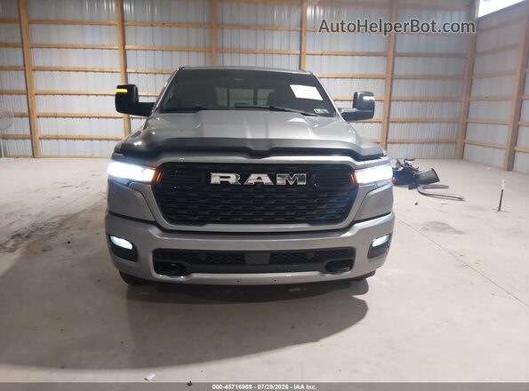 1C6SRFFP2TN167514 2026 RAM 1500 Silver Vista interior trasera