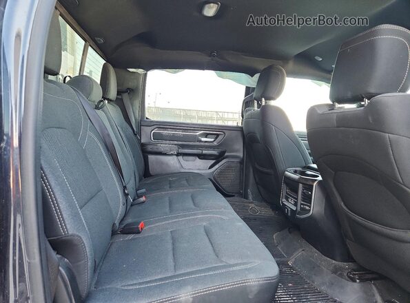 1C6SRFFT0MN664236 2021 RAM 1500 Black Vista de los asientos traseros