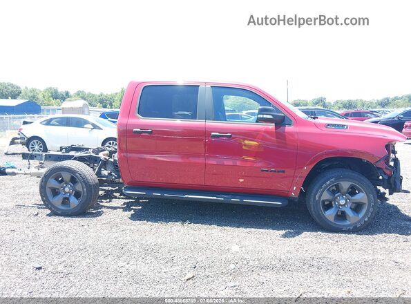 1C6SRFFT0NN242887 2022 RAM 1500 Red სალონის 360-გრადუსიანი ხედი