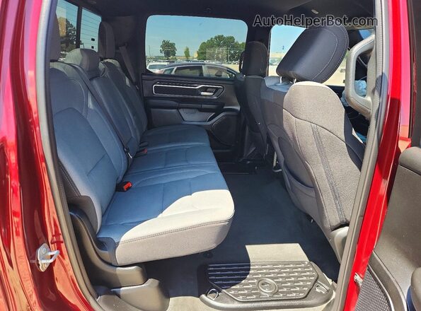 1C6SRFFT0PN655573 2023 RAM 1500 Maroon უკანა სავარძლების ხედი
