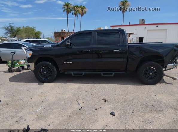 1C6SRFFT1KN881789 2019 RAM 1500 Black Vista interior trasera
