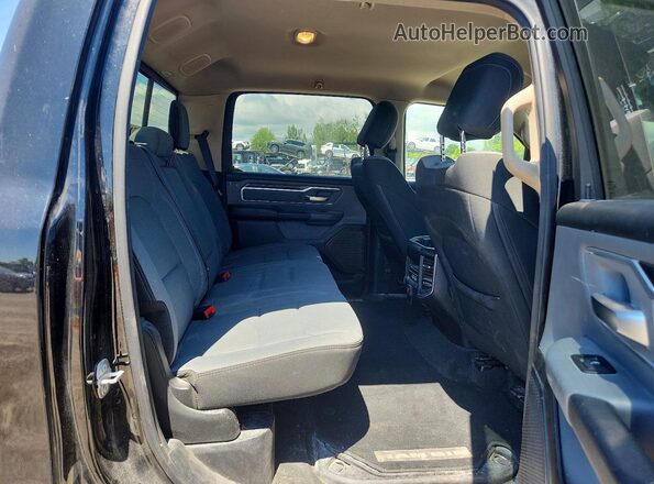 1C6SRFFT1LN259937 2020 RAM 1500 Black Widok tylnych siedzeń