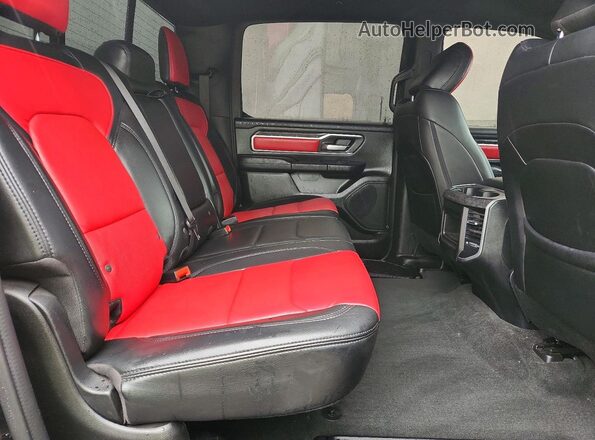 1C6SRFFT1NN459168 2022 RAM 1500 Black Widok tylnych siedzeń