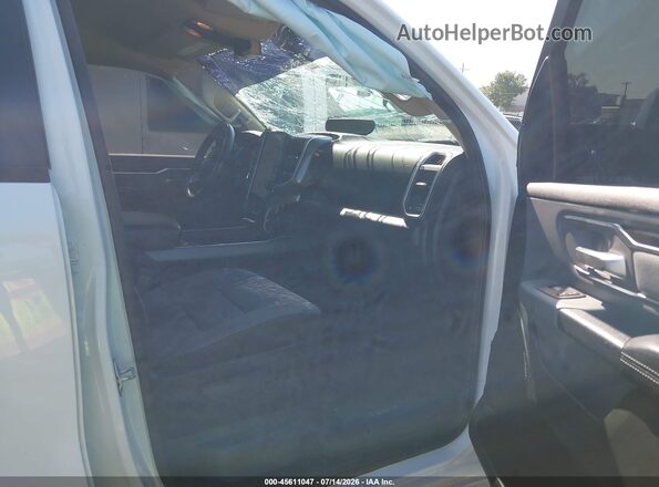 1C6SRFFT2KN747051 2019 RAM 1500 White Widok wnętrza z przodu