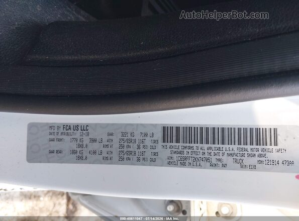 1C6SRFFT2KN747051 2019 RAM 1500 White Widok komory silnika