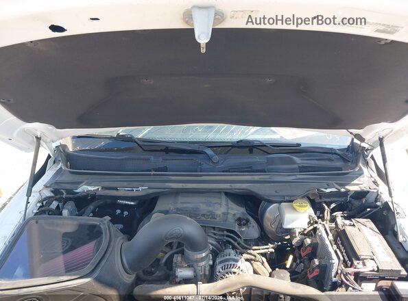1C6SRFFT2KN747051 2019 RAM 1500 White Widok z tyłu