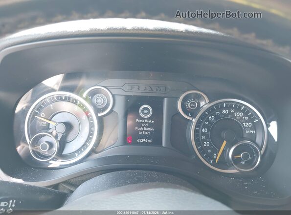 1C6SRFFT2KN747051 2019 RAM 1500 White Widok tylnych siedzeń