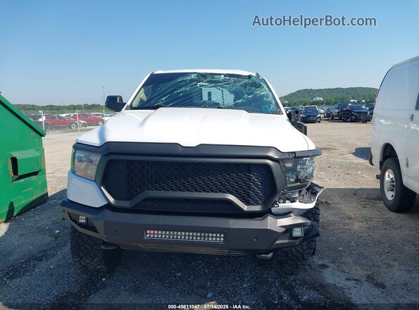 1C6SRFFT2KN747051 2019 RAM 1500 White Widok zestawu wskaźników