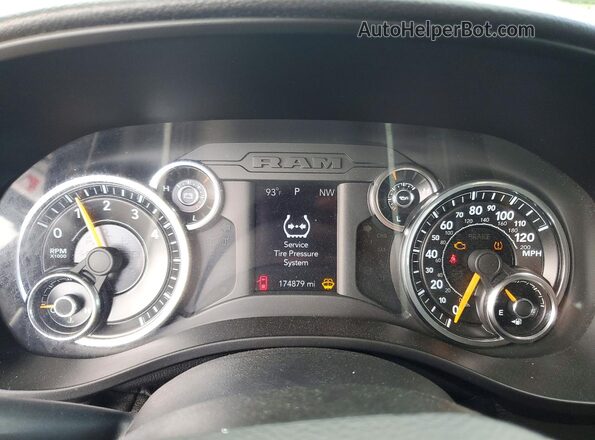 1C6SRFFT2KN883115 2019 RAM 1500 Black ხელსაწყოთა პანელის ხედი
