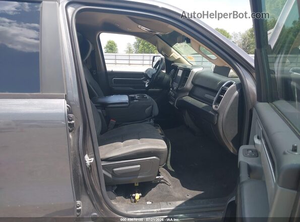 1C6SRFFT2LN108377 2020 RAM 1500 Gray Vista interior delantera