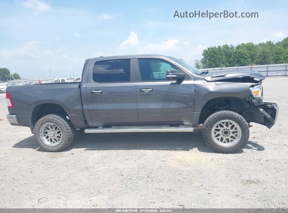 1C6SRFFT2LN108377 2020 RAM 1500 Gray Vista interior trasera