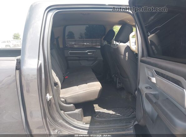 1C6SRFFT2LN108377 2020 RAM 1500 Gray Vista de la etiqueta del VIN