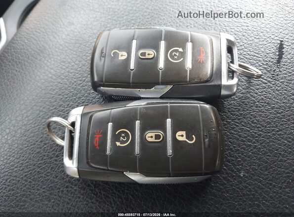 1C6SRFFT2LN327128 2020 RAM 1500 Maroon Widok deski rozdzielczej