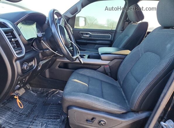 1C6SRFFT2LN399236 2020 RAM 1500 Black Front interior view