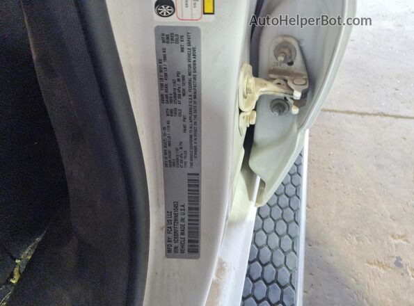1C6SRFFT2MN610453 2021 RAM 1500 White Vista del compartimento del motor