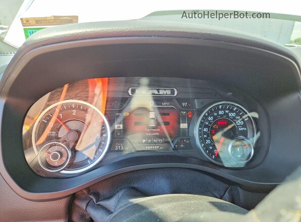 1C6SRFFT3LN110123 2020 RAM 1500 Белый Вид щитка приборов
