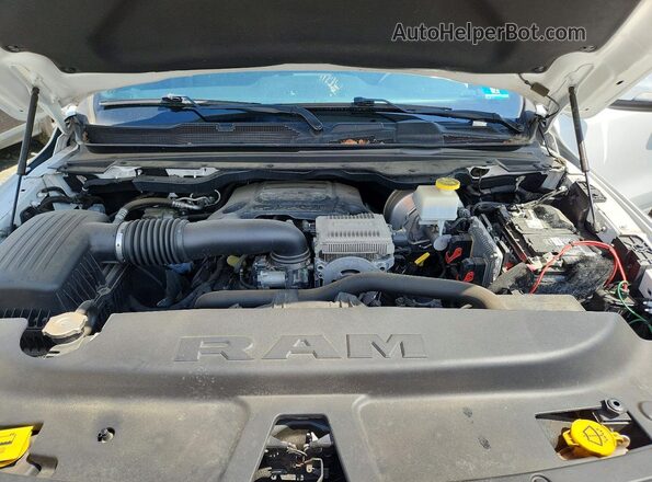1C6SRFFT3LN110123 2020 RAM 1500 Белый Вид задней части салона