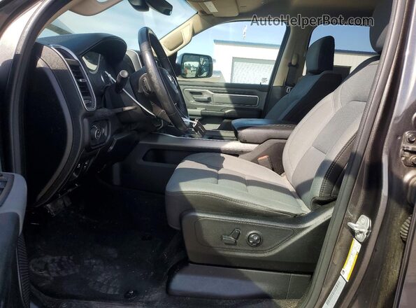 1C6SRFFT3LN167602 2020 RAM 1500 Charcoal Widok wnętrza z przodu