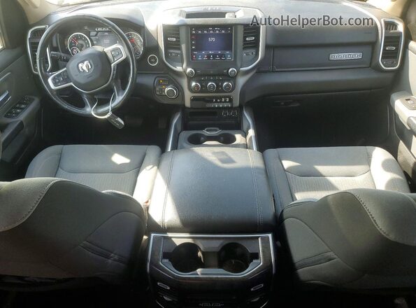 1C6SRFFT3LN167602 2020 RAM 1500 Charcoal Widok deski rozdzielczej